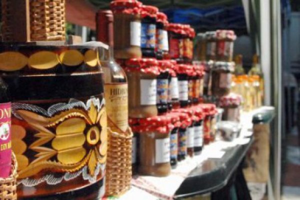 Târg de produse tradiţionale şi ecologice, organizat la Ministerul Agriculturii